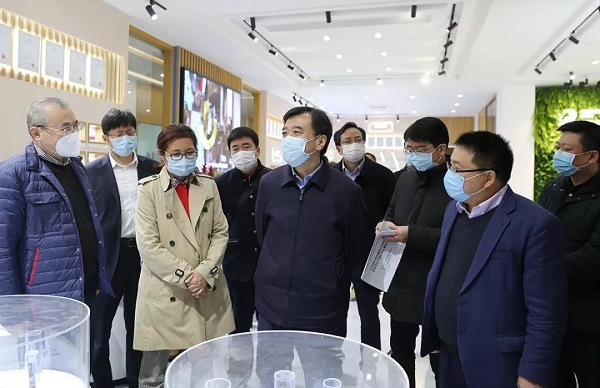 高鷹忠、張波一行赴物產中大特種電纜研究院開展“三服務”活動